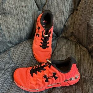 Preowned Under Armour Scarlet and Black Sneakers